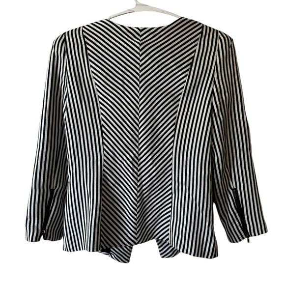 LINE & DOT BLACK & WHITE STRIPED JACKET - Picture 2 of 11